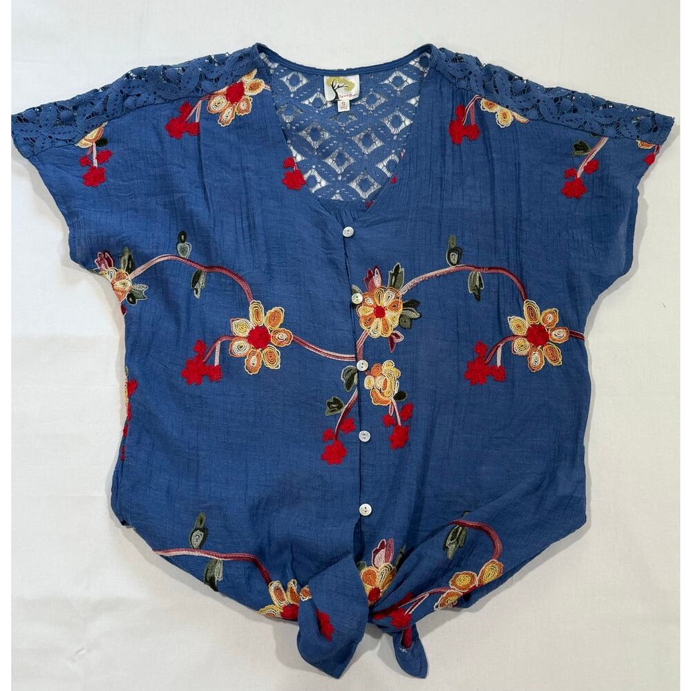 Fig and Flower Top Embroidered Floral with Lace Yoke Size Small (066)